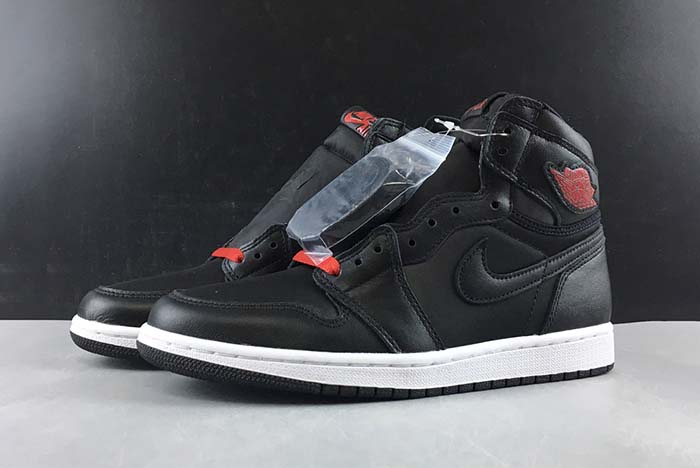air jordan 1 “black satin” 555088-060