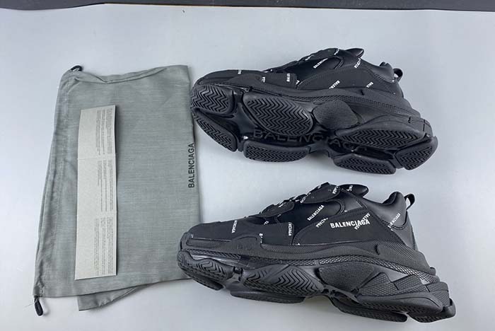Ba*len*cia*ga triple s trainers black letters 541624 w09o1 9013