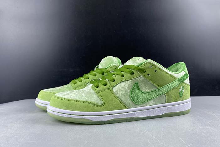 strangelove x nk sb dunk low ct2552-300