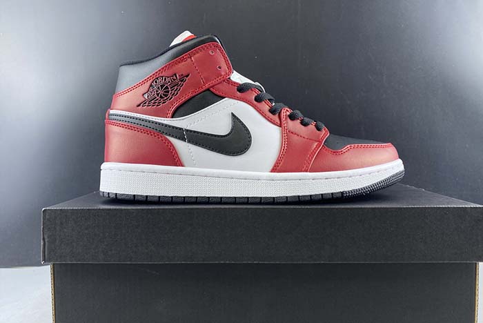 air jordan 1 mid chicago 554724-069