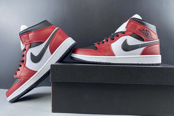 air jordan 1 mid chicago 554724-069