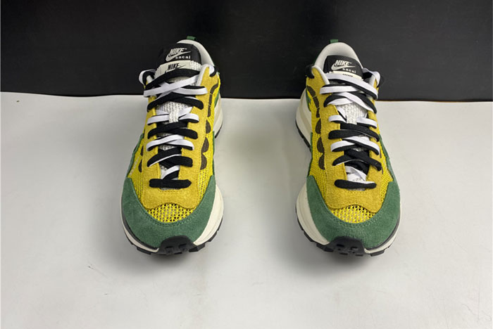 sacai x nike vaporwaffle “tour yellow” cv1363-700