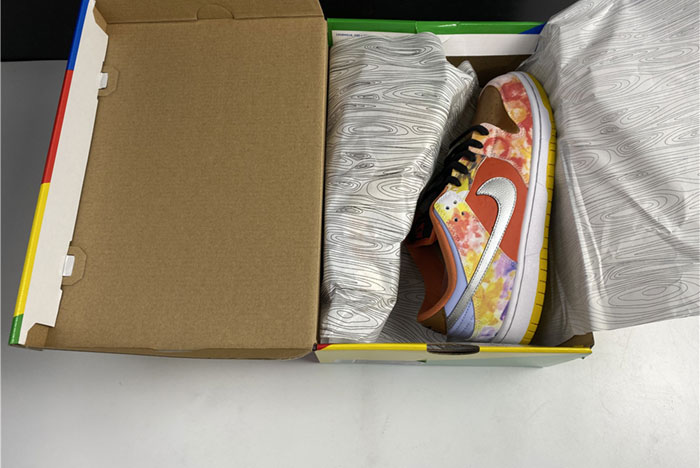 nike sb dunk low “street hawker” cv1628-800