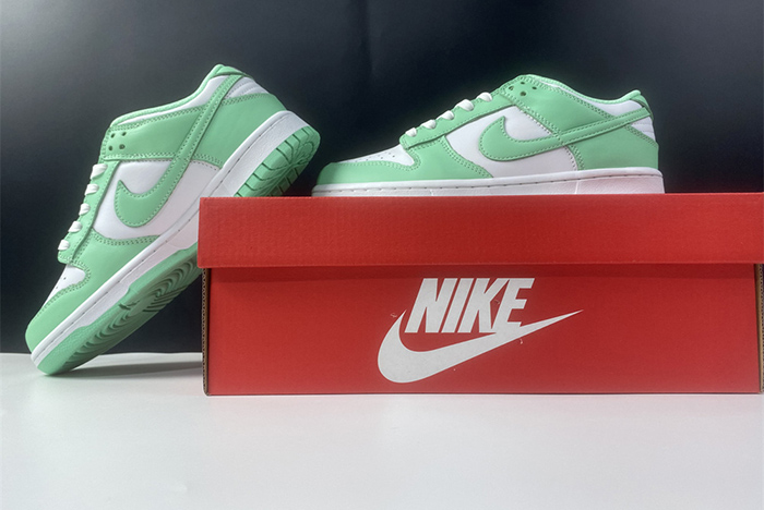 nike dunk low green glow - dd1503-105