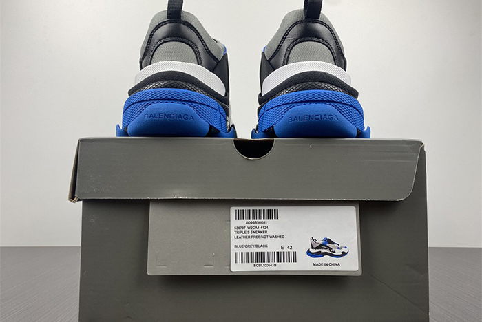 Ba*len*cia*ga blue & black triple s sneakers 536737-w2ca1-4124