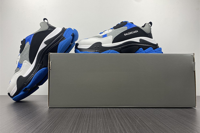 Ba*len*cia*ga blue & black triple s sneakers 536737-w2ca1-4124