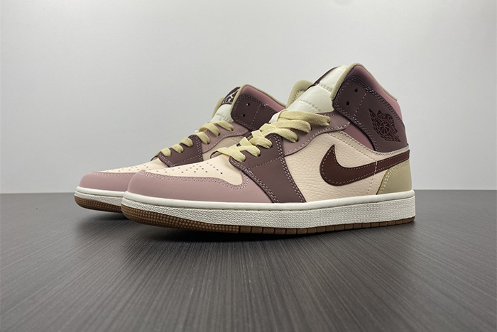 nike air jordan 1 mid      do7440-821