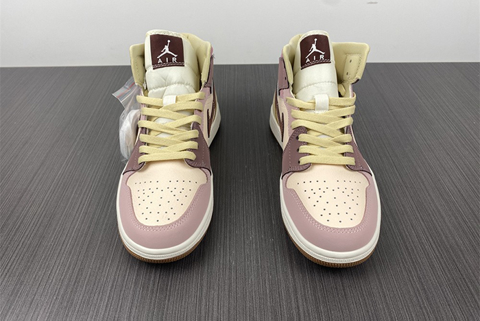 nike air jordan 1 mid      do7440-821