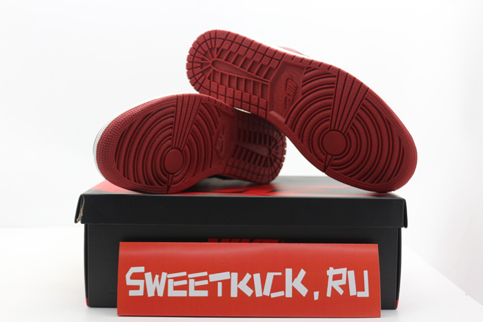 air jordan 1 retro high og “banned” red mens  555088-001
