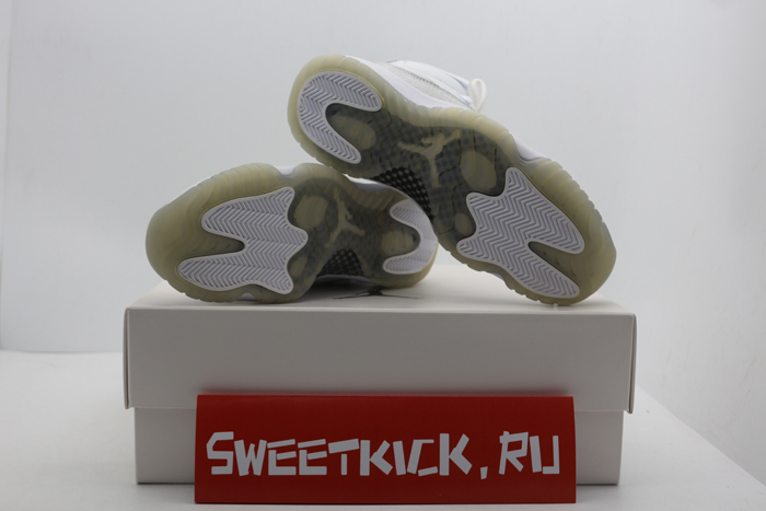 air jordan 11 wmns “metallic silver ar0715-100