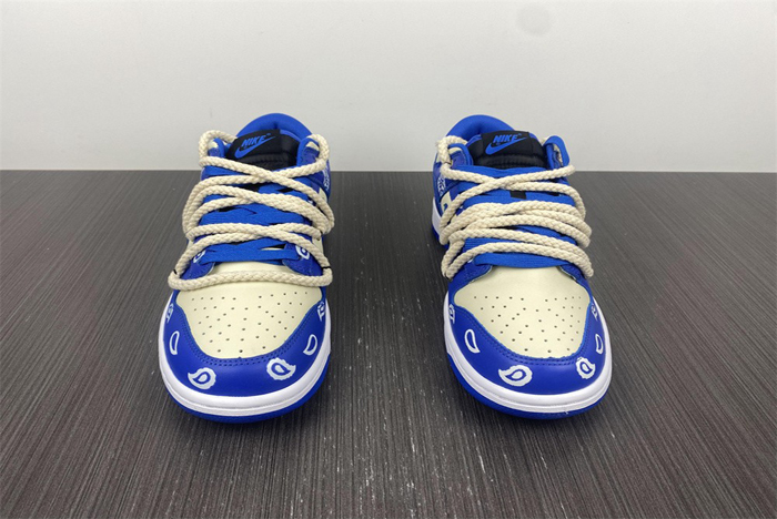 nike dunk low se free 99   dd1391-001