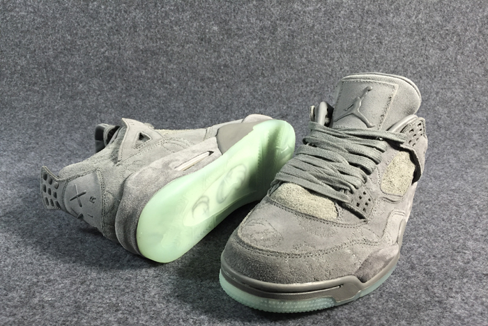 kaws x air jordan 4 “cool grey” 930155-003