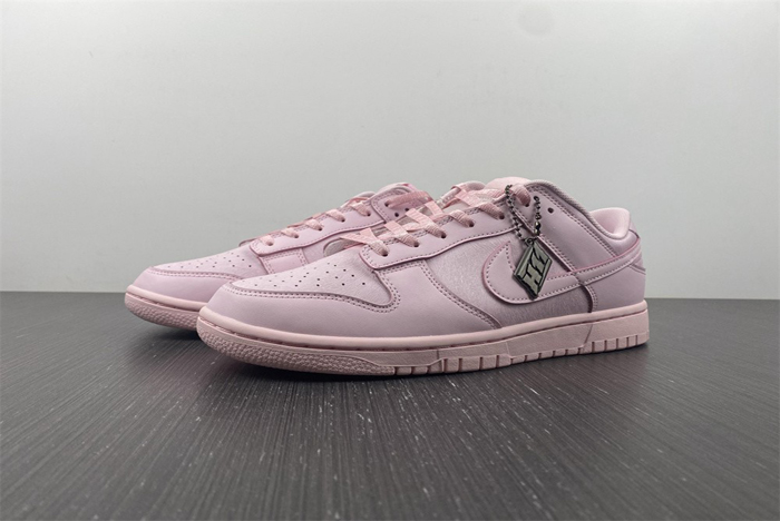 nike dunk low pink  921803-601