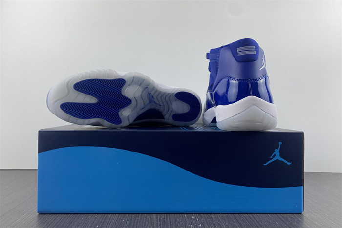 air jordan11  at7802