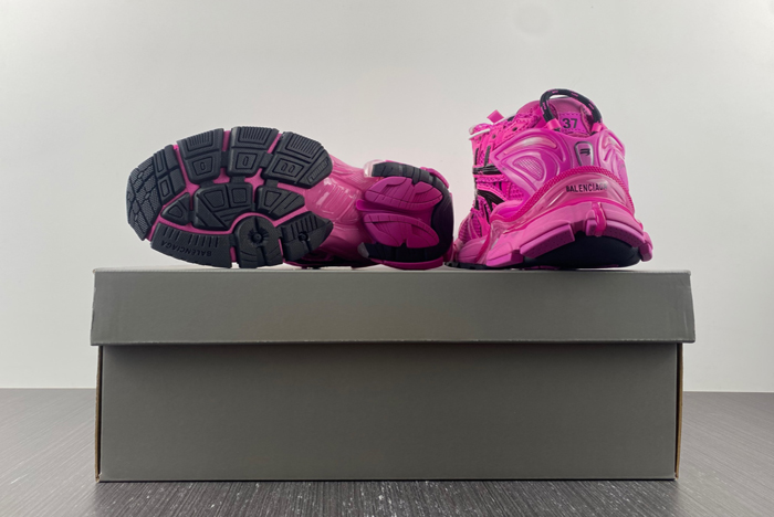7.0 Ba*len*cia*ga -runner