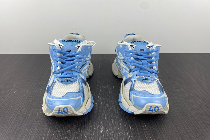 7.0 Ba*len*cia*ga -runner blue