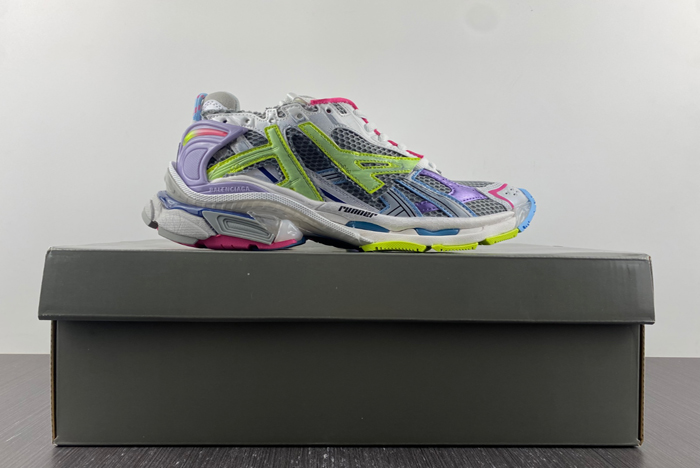 7.0 Ba*len*cia*ga -runner 1