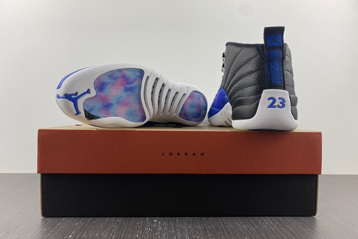 nike air jordan 12  ao6068-004.39