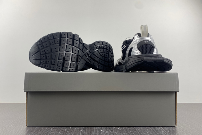 Ba*len*cia*ga -phantom sneaker