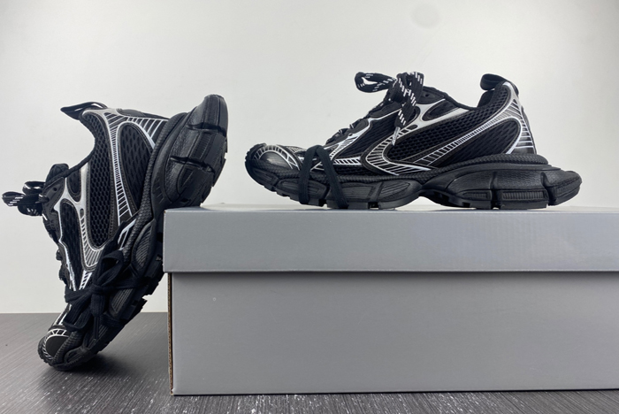 Ba*len*cia*ga -phantom sneaker w1rb5 0102