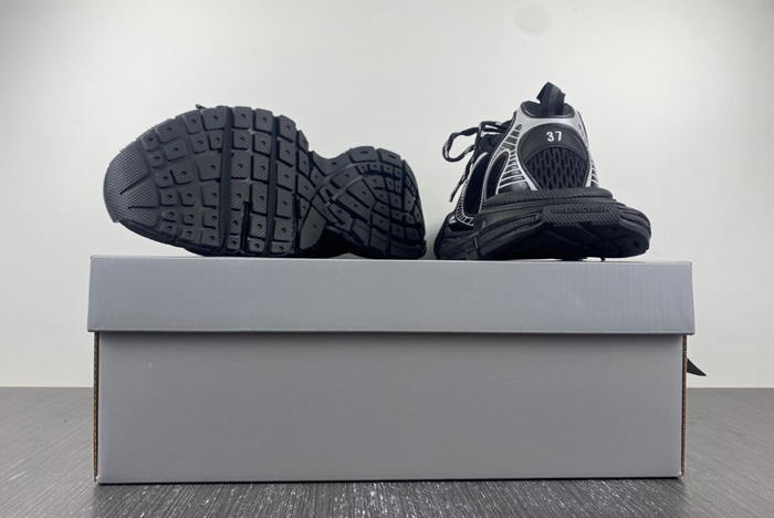 Ba*len*cia*ga -phantom sneaker w1rb5 0102
