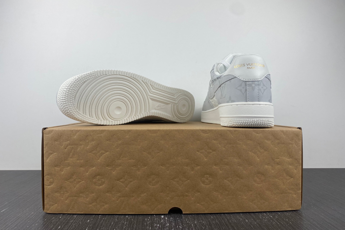 l**isV*t*n x nike air force（2）