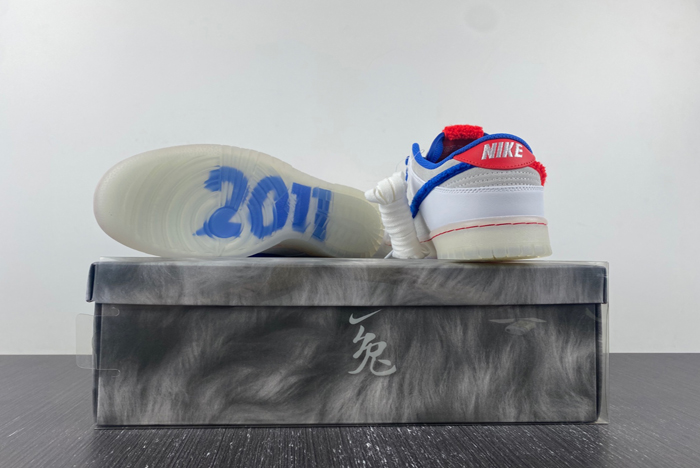 nike dunk low year of the rabbit "white/crimson-varsity royal" fd4203-161