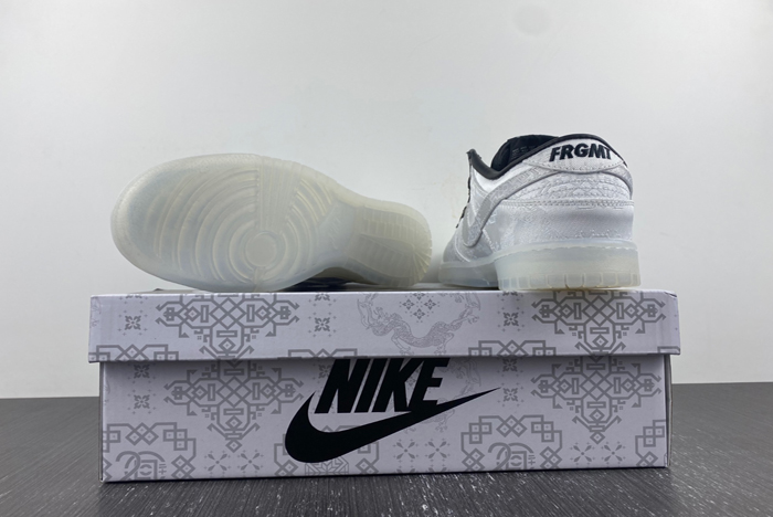 clot x fragment x nike dunk low colorway: white/black  fn0315-110