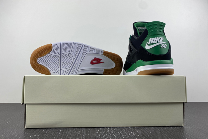 nike sb x air jordan 4  dr5415-030