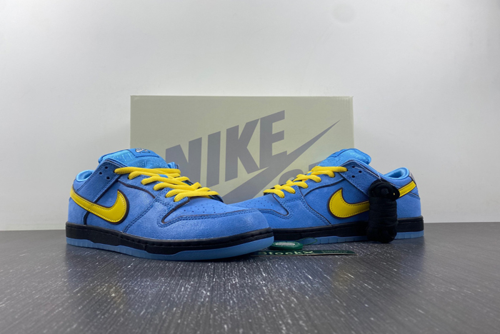 the powerpuff girls x nike sb dunk low “bubbles” fz8320 400