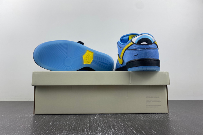 the powerpuff girls x nike sb dunk low “bubbles” fz8320 400