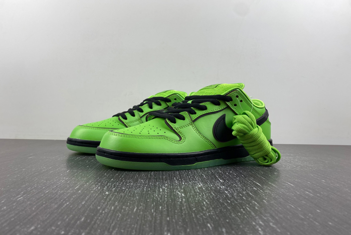 the powerpuff girls x nike sb dunk low fz8319-300