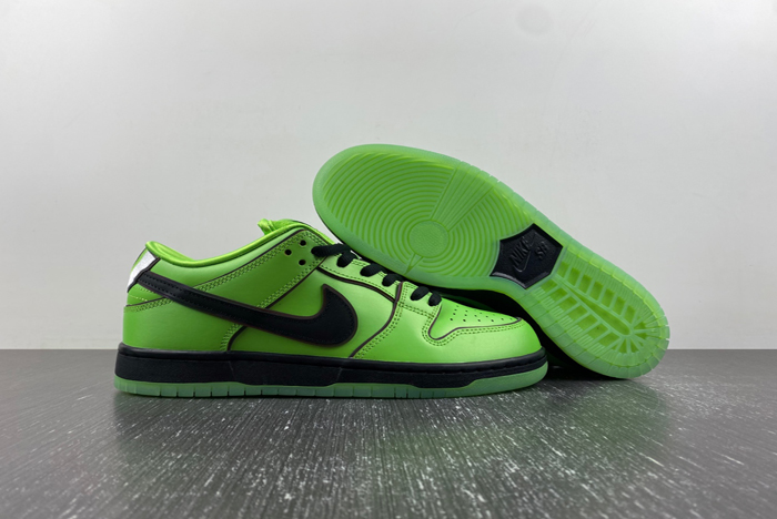 the powerpuff girls x nike sb dunk low fz8319-300