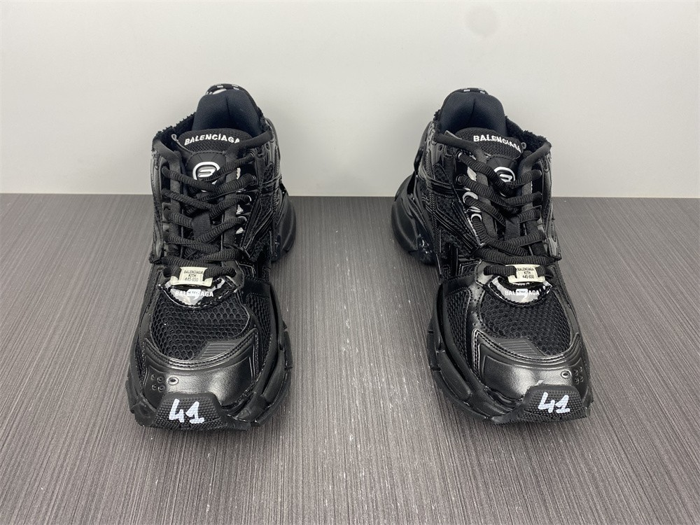 balenciga-runner-776688