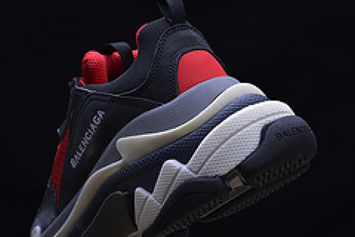 Ba*len*cia*ga triple s sneakers red black