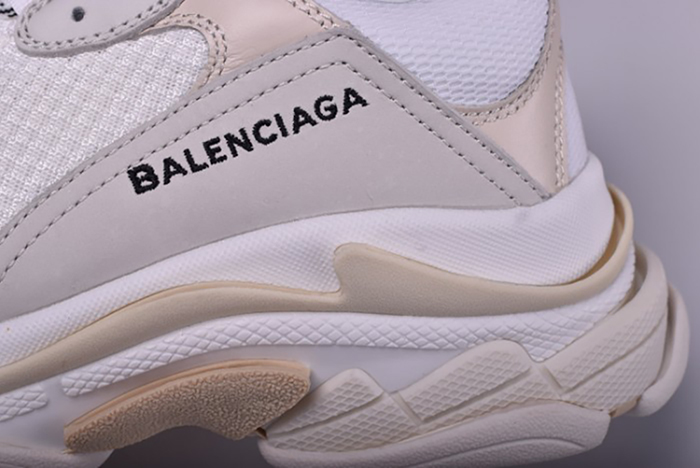 Ba*len*cia*ga 17fw triple s