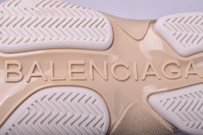 Ba*len*cia*ga 17fw triple s