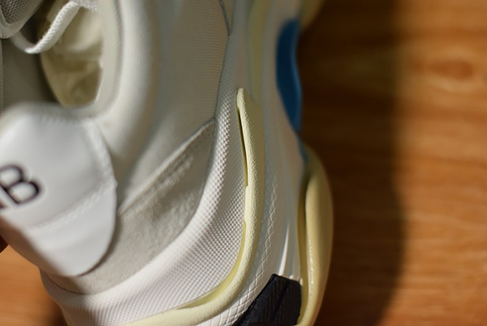 Ba*len*cia*ga triple s white suede  500597 w0971 9000