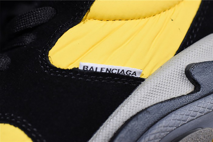 Ba*len*cia*ga triple-s sneaker 2.0 52403 w09t 212