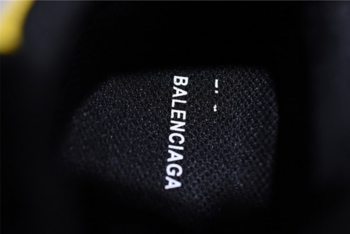 Ba*len*cia*ga triple-s sneaker 2.0 52403 w09t 212