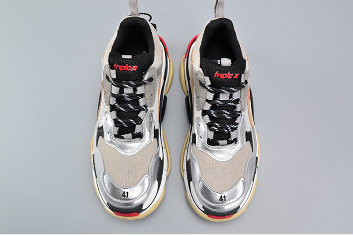 Ba*len*cia*ga 17fw triple s 656686-w06g0-1001