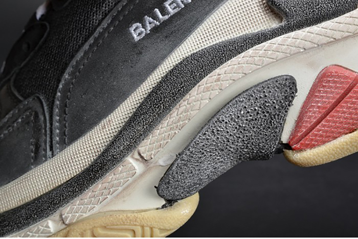 Ba*len*cia*ga 17fw triple s trainer  black/ red mens w05m23972