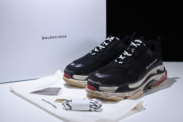 Ba*len*cia*ga triple s w06e1-1000