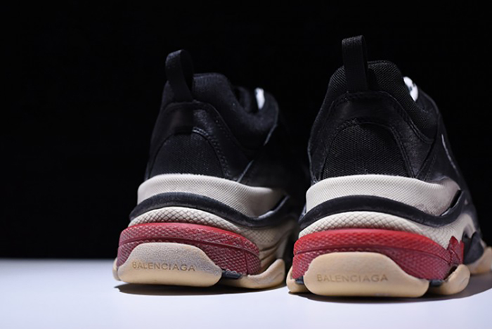 Ba*len*cia*ga triple s w06e1-1000