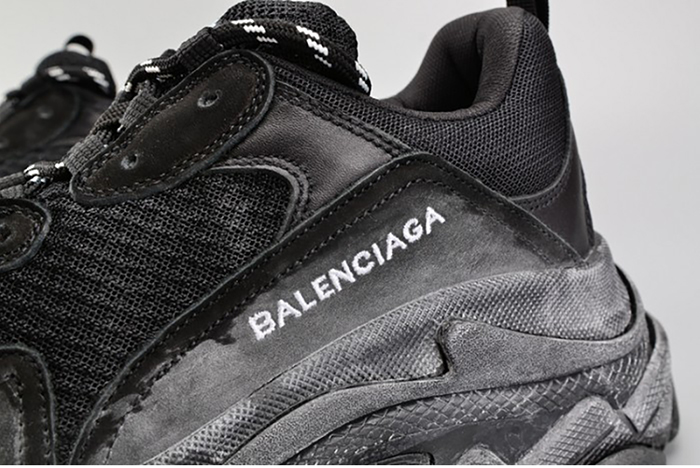 Ba*len*cia*ga black triple s trainer w06g01001