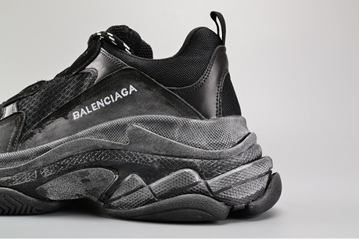 Ba*len*cia*ga black triple s trainer w06g01001