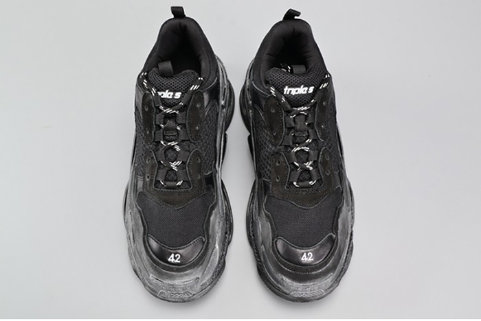 Ba*len*cia*ga black triple s trainer w06g01001