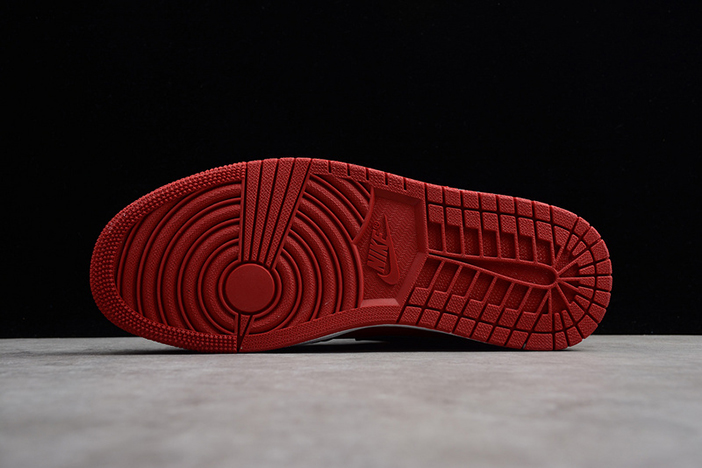 air jordan 1 mid gym red black 554724-610
